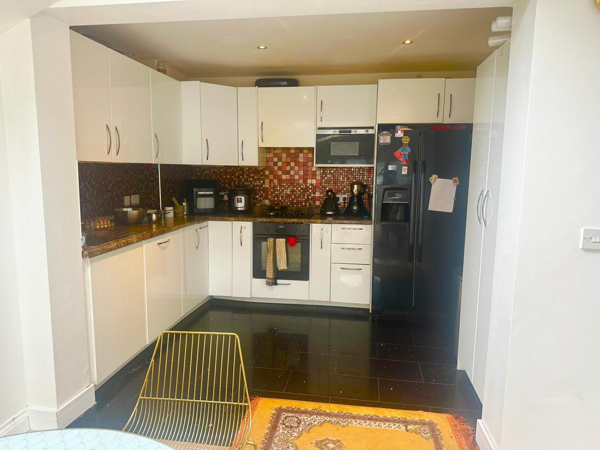 Beautiful Home In London With Easy Access To Central London Sutton  Esterno foto