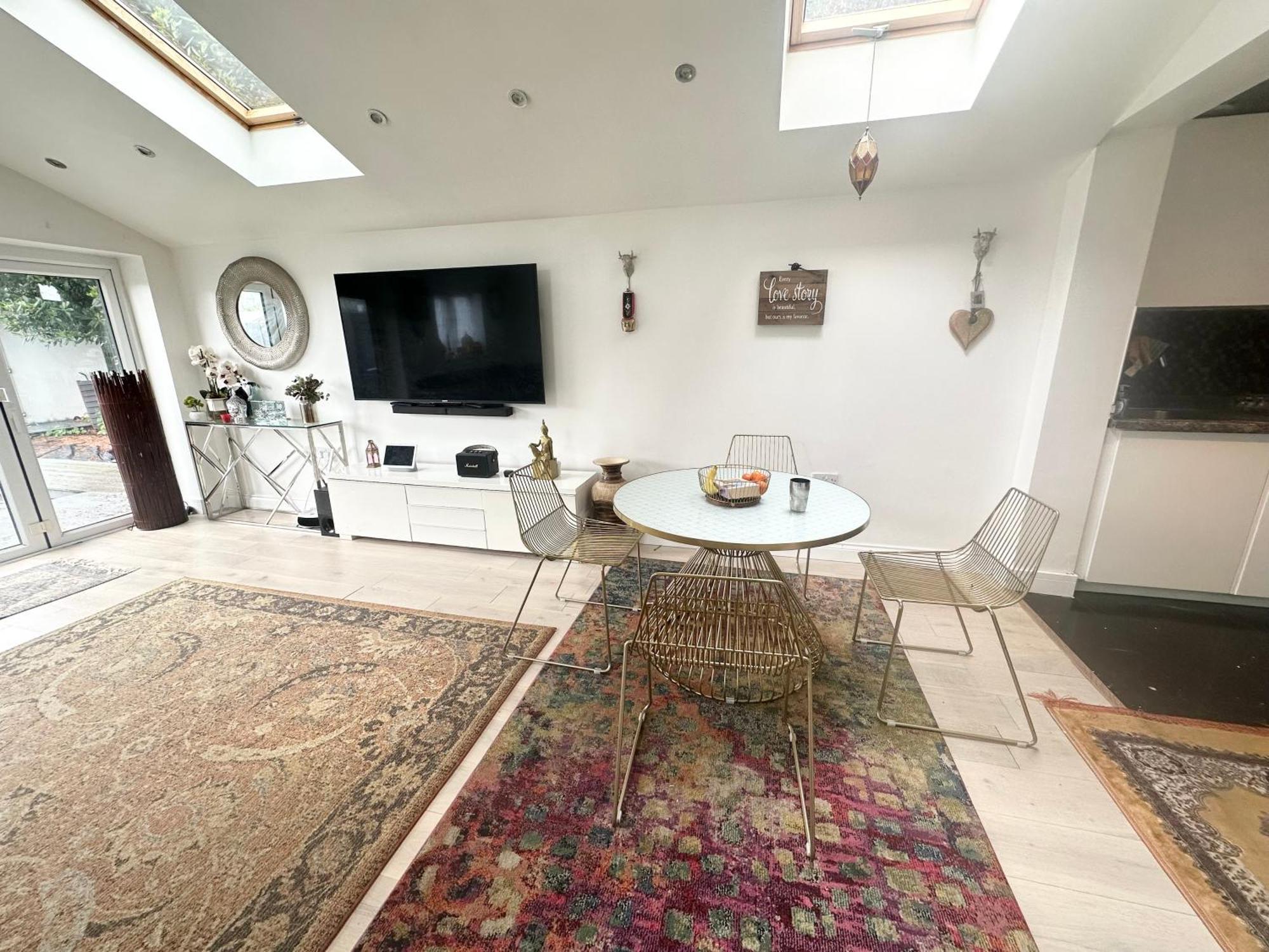 Beautiful Home In London With Easy Access To Central London Sutton  Esterno foto