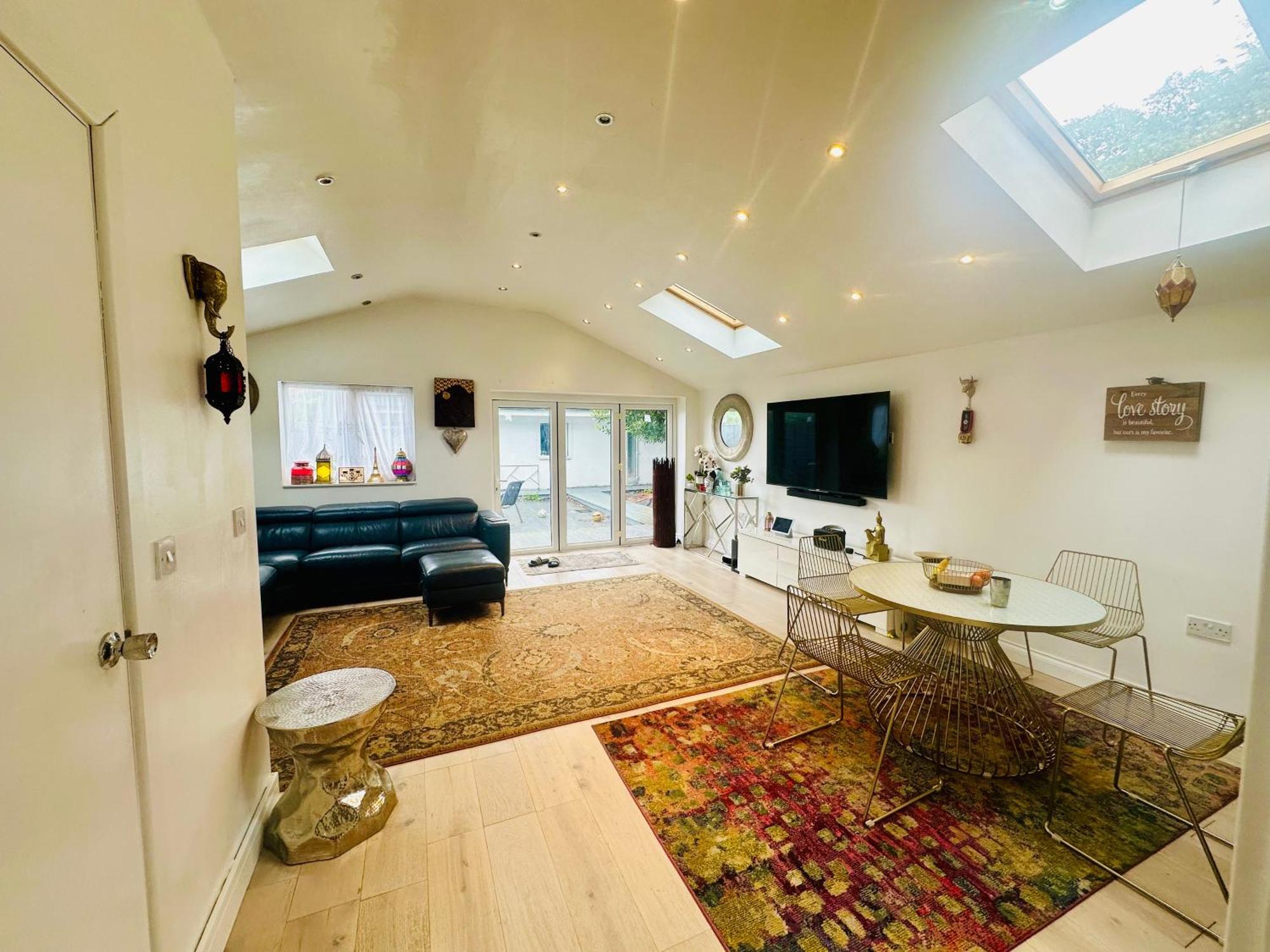 Beautiful Home In London With Easy Access To Central London Sutton  Esterno foto