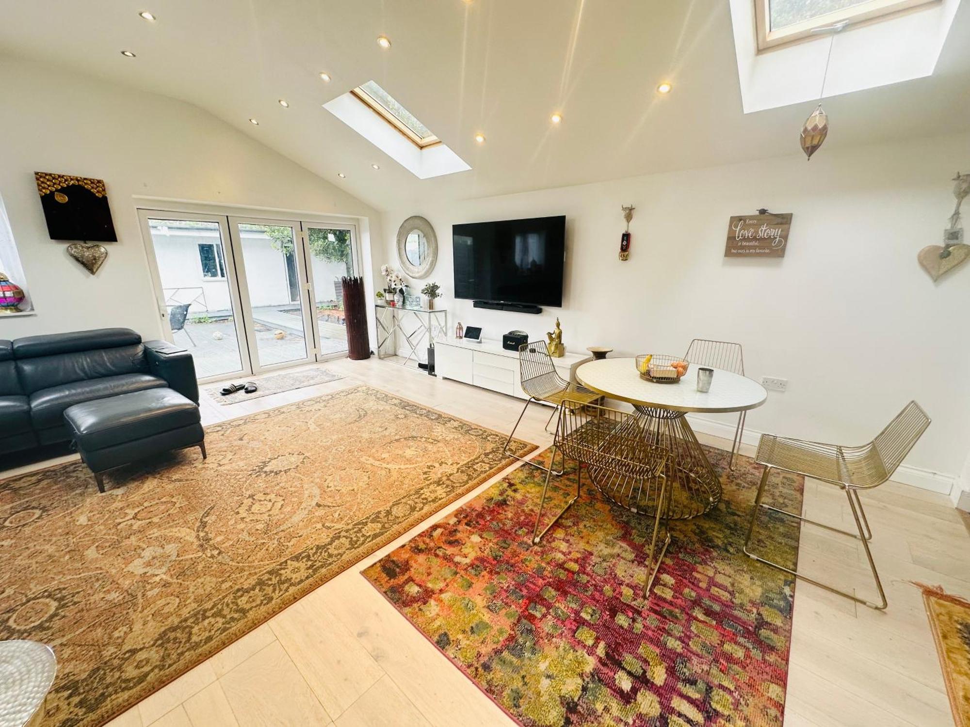 Beautiful Home In London With Easy Access To Central London Sutton  Esterno foto