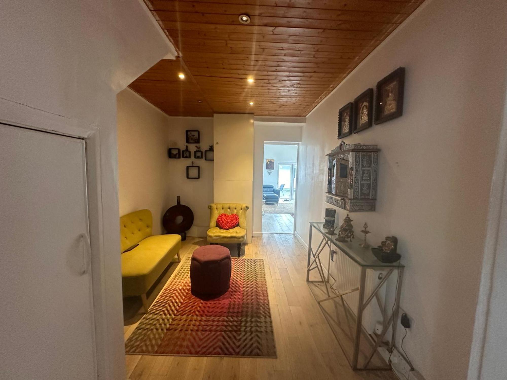 Beautiful Home In London With Easy Access To Central London Sutton  Esterno foto